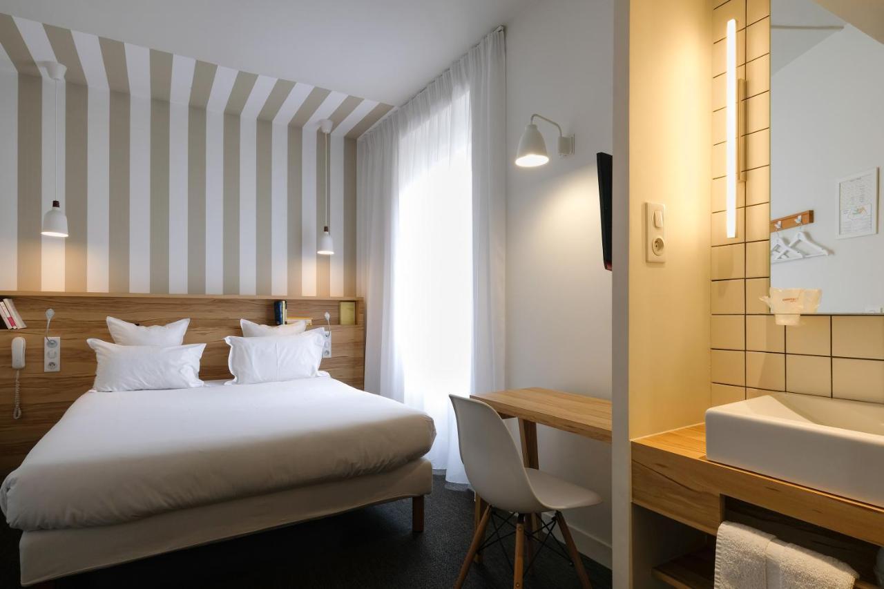 Hotel Et Apparts Marin ลาวาล ภายนอก รูปภาพ