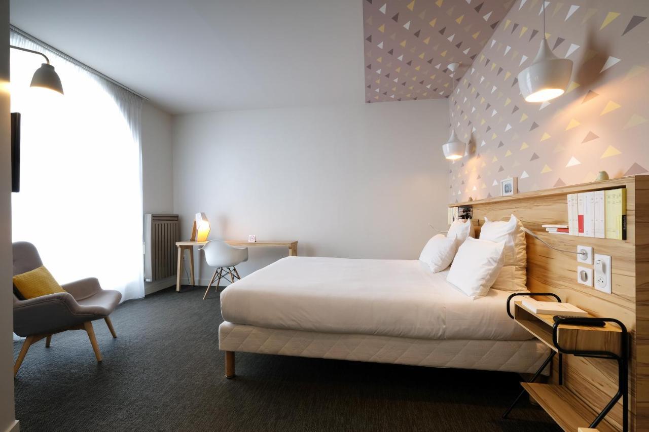 Hotel Et Apparts Marin ลาวาล ภายนอก รูปภาพ