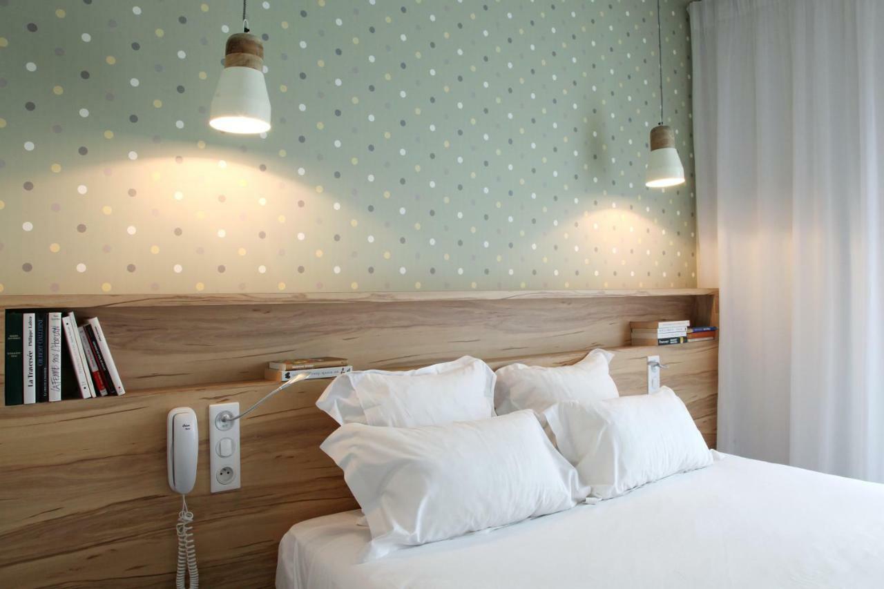 Hotel Et Apparts Marin ลาวาล ภายนอก รูปภาพ