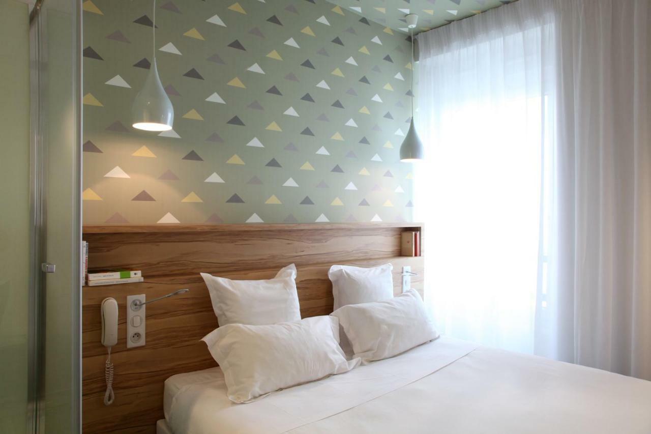 Hotel Et Apparts Marin ลาวาล ภายนอก รูปภาพ