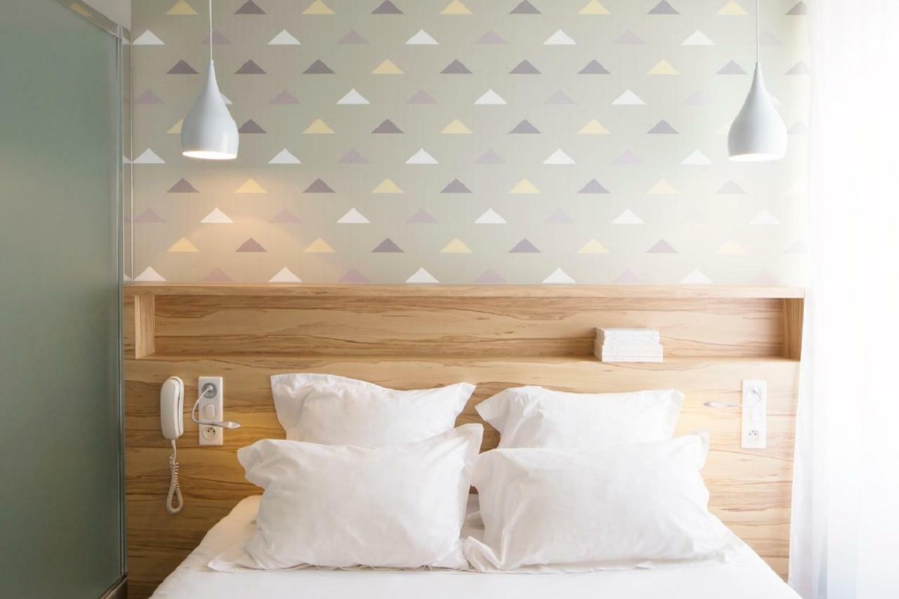 Hotel Et Apparts Marin ลาวาล ภายนอก รูปภาพ
