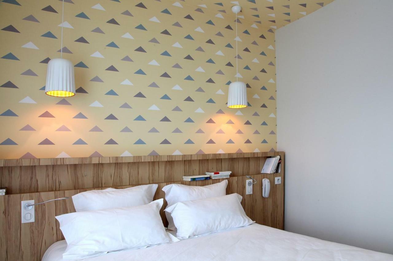 Hotel Et Apparts Marin ลาวาล ภายนอก รูปภาพ